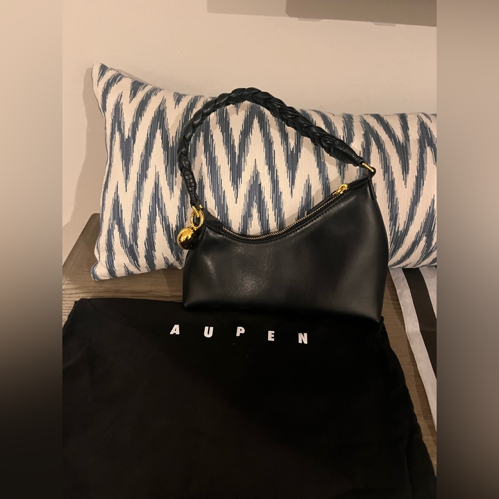 Aupen Nirvana bag in black/noir